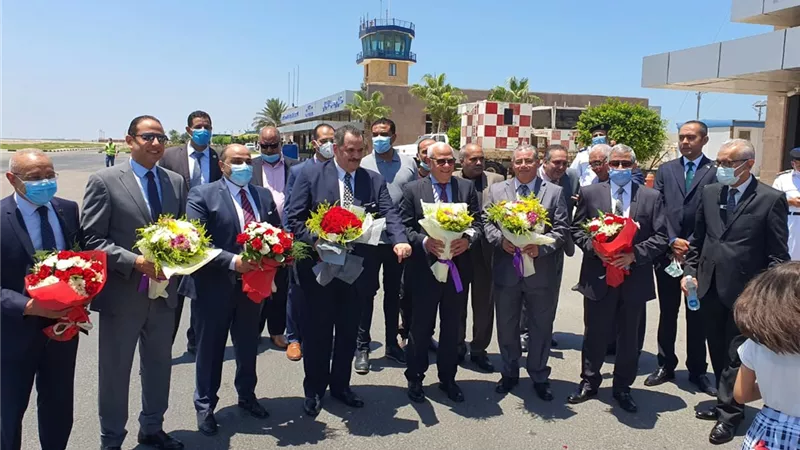 مطار بورسعيد يستقبل اول رحلة طيران داخلية.. صور وفيديو