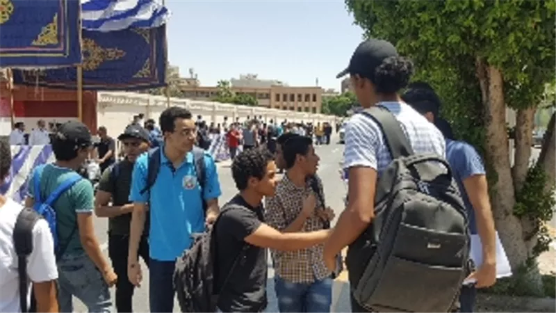 الكيمياء مفاجأة سعيدة أثلجت قلوب طلاب العلوم فى ثانوية الأقصر.. بالصور