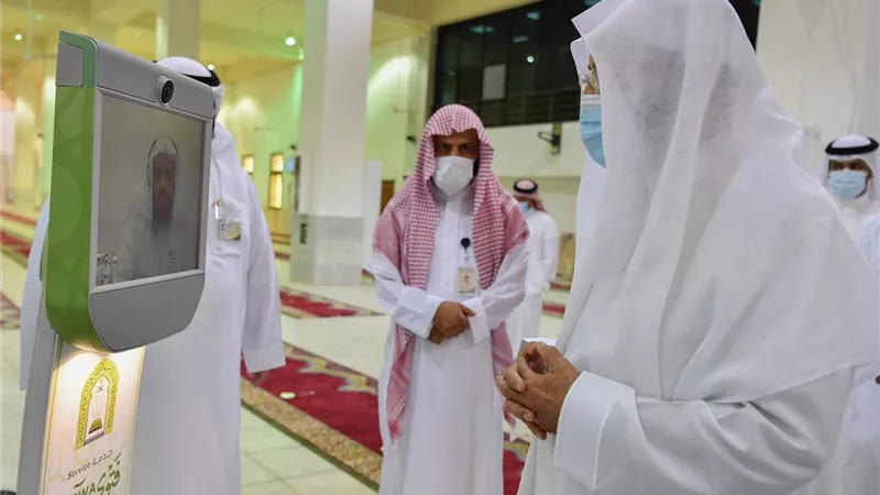 وزير الشؤون الإسلامية السعودي يتفقد المرافق بمنطقة المشاعر المقدسة قبل وصول الحجاج.. صور