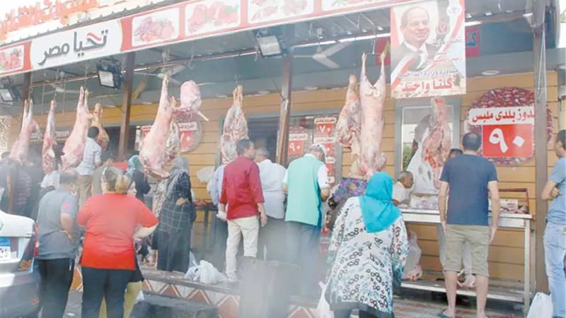 إقبال كبير علي المجمعات الاستهلاكية.. قبل العيد بأيام