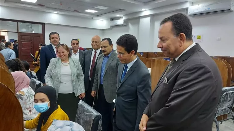 الجيزاوى و الخولى يتفقدان اختبارات القبول بالجامعات الأهلية بجامعة بنها