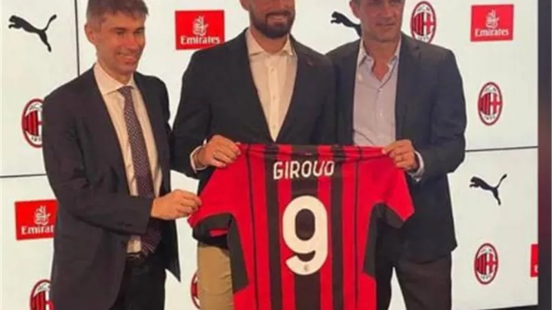 الفرنسي أوليفييه جيرو ينتقل رسميا إلى ميلان الإيطالي