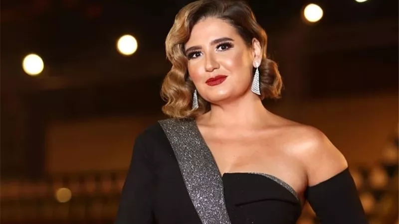 بالفيديو .. هنا شيحة تتجنب التعليق عن أزمة حلا .. وتستمتع في 
