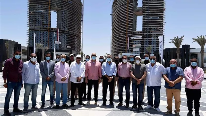 رئيس الوزراء يتفقد المنطقة الترفيهية «الممشى» بالعلمين الجديدة.. صور