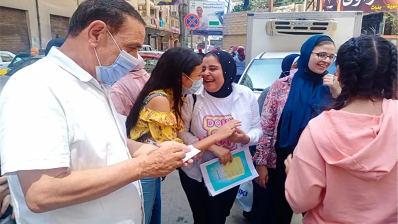 فرحة طلاب الادبى بالاسكندريه بالفلسفة والمنطق