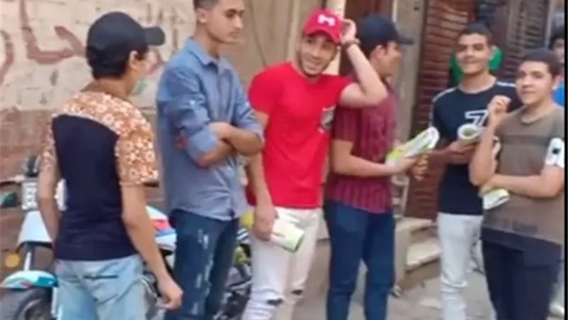 طلاب الشعبة الأدبية بالمنوفية : الخيارات متشابهة جداً فى إمتحان الفلسفة والمنطق