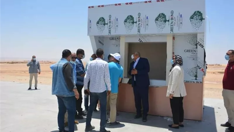 الزملّوط يتفقد أعمال مشروع الممشي السياحي شمال مركز الخارجة.صور