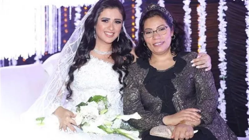 بكلمات مؤثرة.. ايمان السيد تدعو لياسمين عبد العزيز