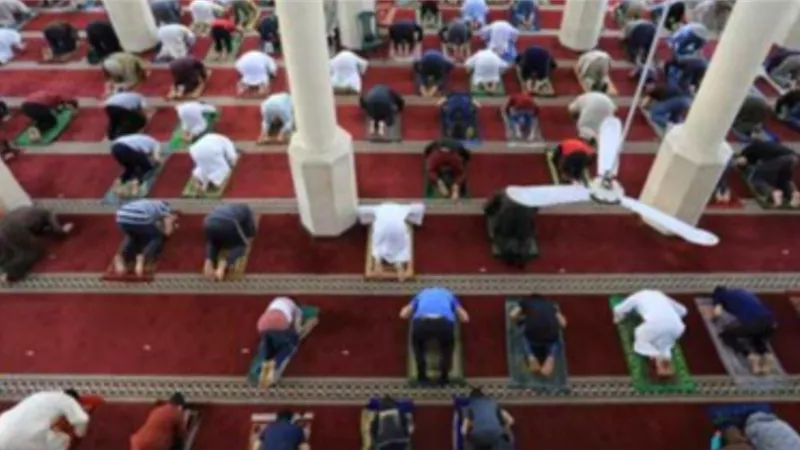 معهد الفلك يحدد موعد صلاة العيد