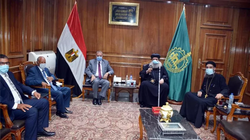 محافظ القليوبية يستقبل وفد الكنيسة القبطية بالخصوص للتهنئة بعيد الأضحى