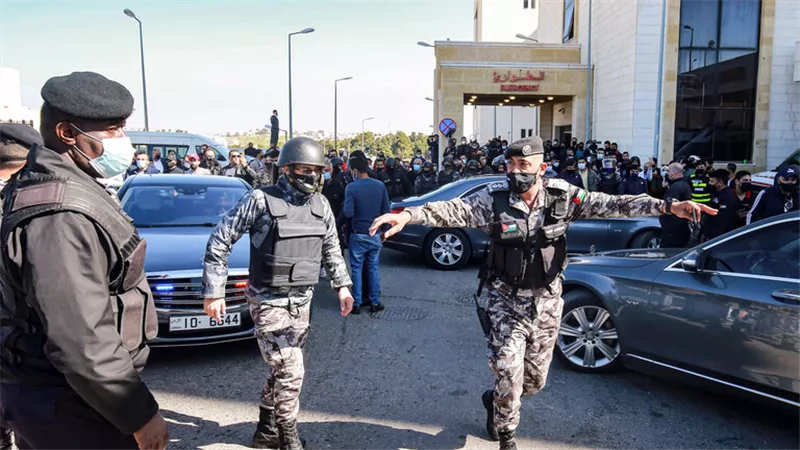 الجيش الأردني يمنع محاولة تهريب المخدرات
