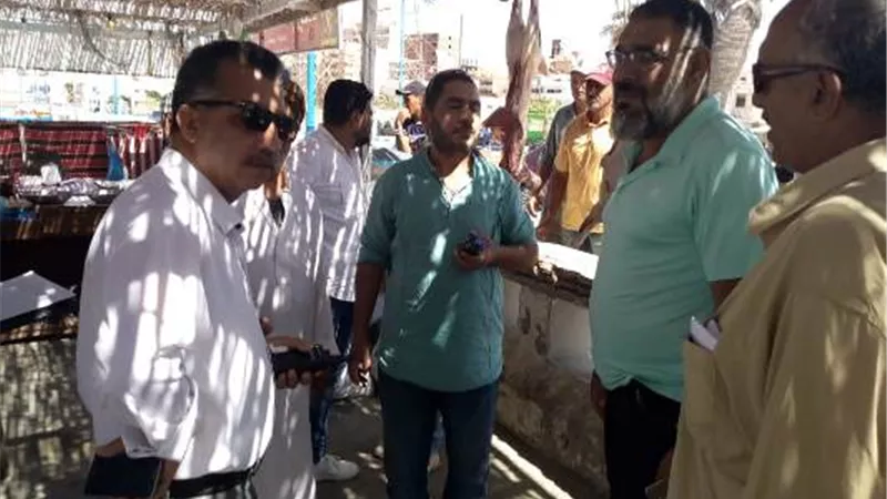 حملة مكبرة علي كورنيش مطروح و ضبط لحوم مذبوحة خارج المجزر..صور