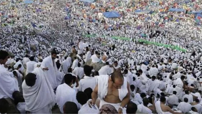 أخطاء قد يقع فيها الحاجّ أثناء أداء المناسك وكيفية تداركها