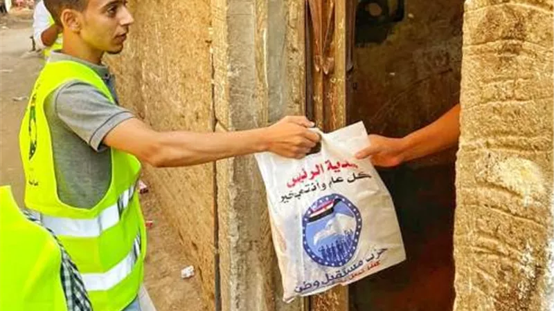مستقبل وطن أسيوط يوزع لحوم على الأهالي احتفالا بعيد الأضحى المبارك..صور