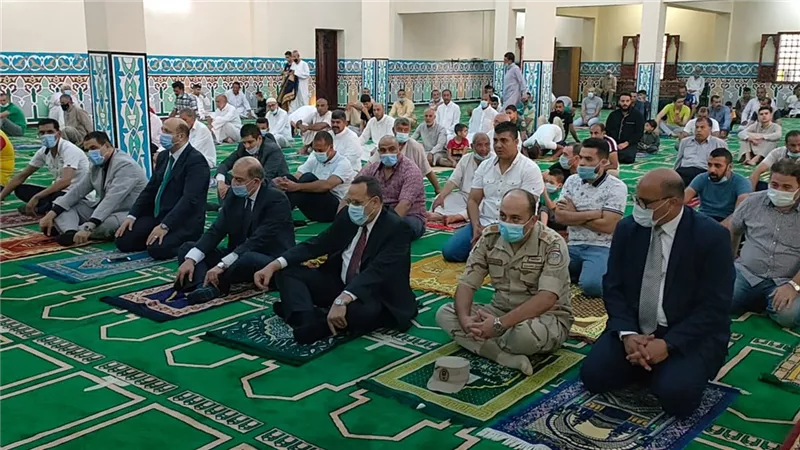 شوشه يؤدى صلاة عيد الأضحى المبارك فى مسجد آل ياسر بالعريش