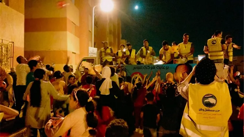 مستقبل وطن بدر يوزع 11 ألف هدية على أطفال المدينة ليلة الوقفة وبعد صلاة العيد.. بالصور