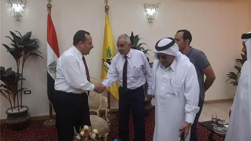 مشايخ القبائل والعواقل والنواب والقيادات والمواطنين يهنئون المحافظ بالعيد