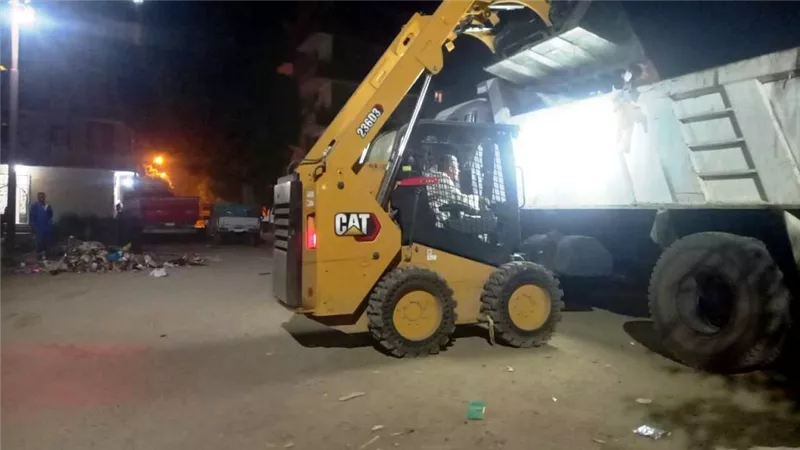محافظ أسوان يتابع جهود المحليات لأعمال النظافة والإنارة والحدائق العامة وحالتين غرق لأطفال