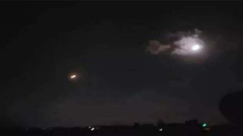 سوريا.. التصدي لصواريخ إسرائيلية حاولت استهداف مدينة حمص