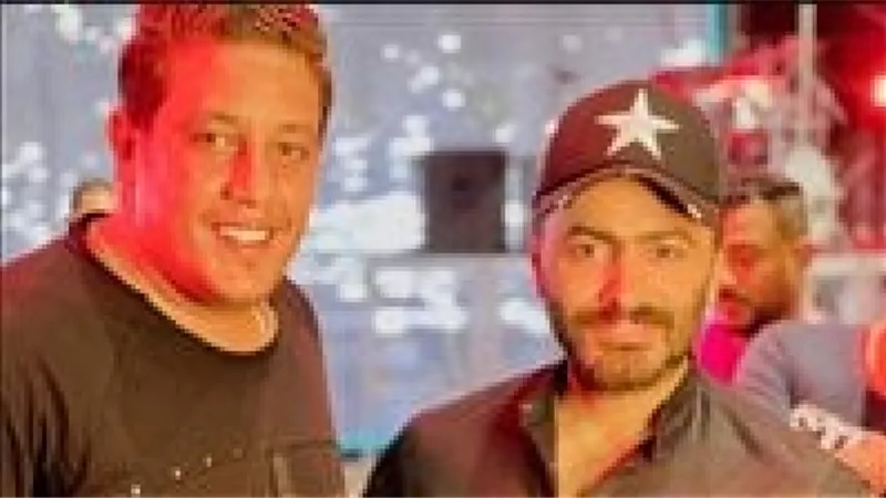 حمو بيكا يخطف الانظار مع تامر حسنى