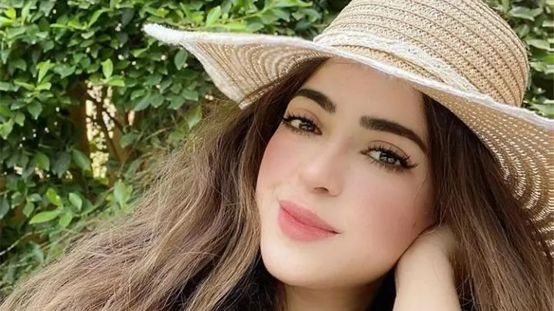 ميرنا جميل تجذب أنظار متابعيها بأحدث إطلالتها فى العيد