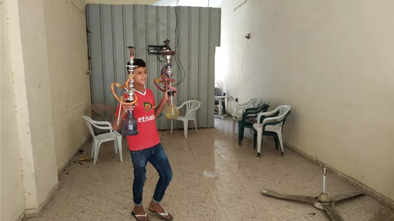 في حملة لمدينة العلمين ضبط كافيهات تقدم الشيشة للزبائن ومصادرة المضبوطات