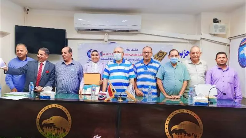 تكريم الفائزين فى مسابقة القرآن الكريم لامانتى مستقبل وطن ابنوب والفتح ..بالصور