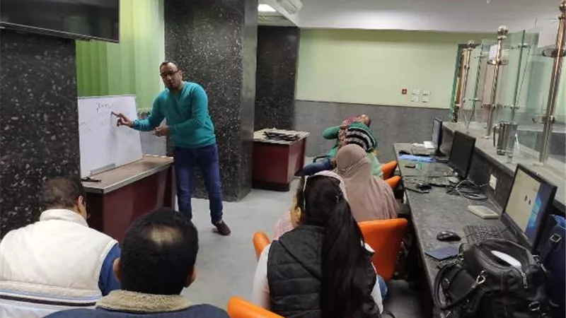 محافظ أسوان يطلق إشارة بدء تدشين أكاديمية التدريب والتنمية المهنية المستدامة