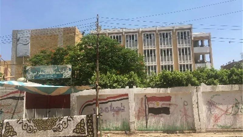 انتهاء دخول طلاب العلمي بالثانوية الى لجان امتحان الفيزياء بمدارس القليوبية