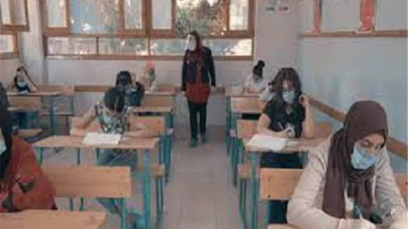 بدء امتحان الفيزياء لطلاب شعبة العلمى للثانوية العامة