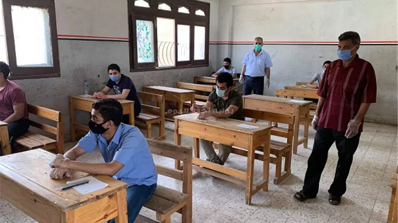 تداول اسئلة امتحان الفيزياء لطلاب شعبة العلمى للثانوية العامة