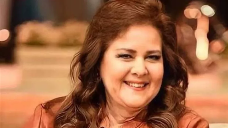«ملعون التريند » .. عزة مصطفي توجه كلمة مؤثرة عن شائعة دلال عبد العزيز .. فيديو