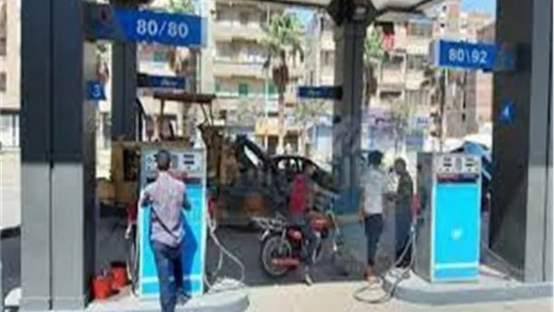 ضبط 3 محطات وقود بالشرقية لتلاعب أصحابها فى المواد البترولية