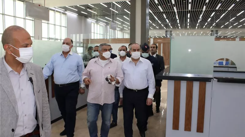 وزير الطيران المدني يتفقد مطار العلمين الدولى للوقوف على حركة التشغيل