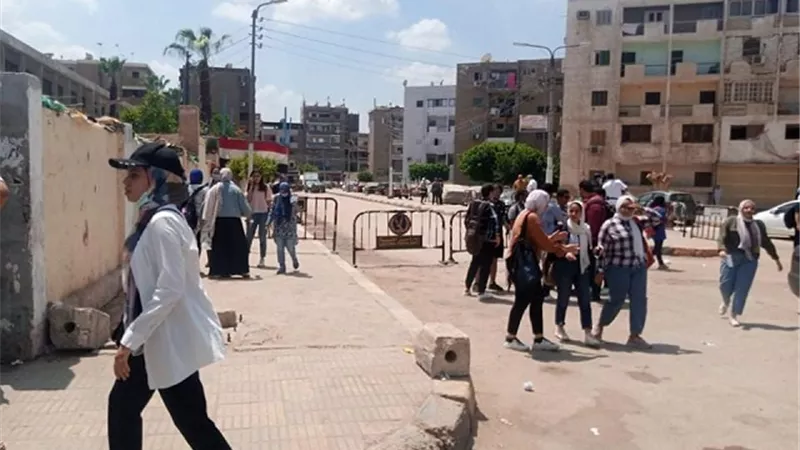 طلاب الثانوية العامة بالقليوبية: إمتحان الفيزياء صعب