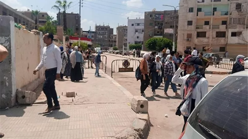 غرفة عمليات الثانوية بالقليوبية تعرض طالبة لحالة إغماء بلجنة فى بنها