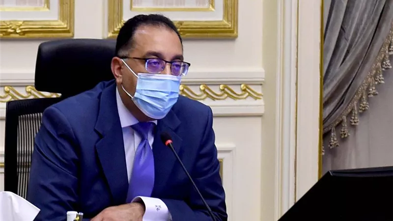 «مدبولي» يتابع أعمال تطوير الساحة المحيطة بمسجد عمرو بن العاص