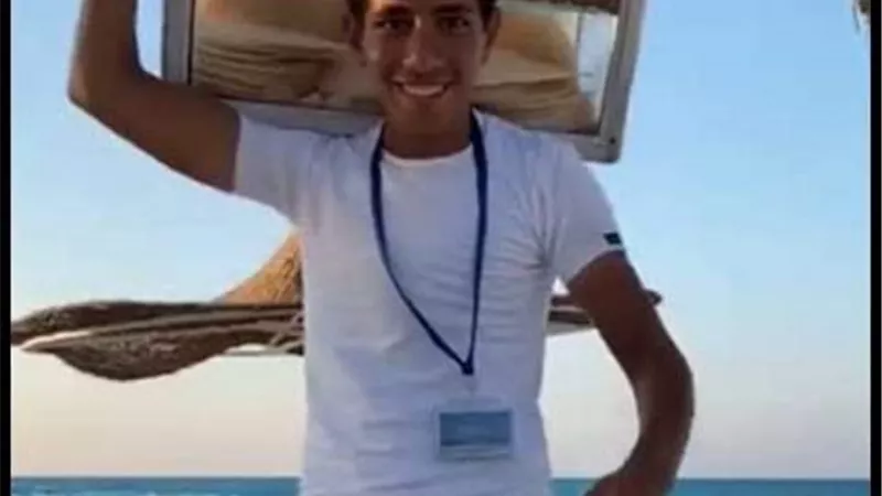 «بائع الفريسكا» يحصل على تقدير امتياز فى الفرقة الأولى بكلية طب الإسكندرية