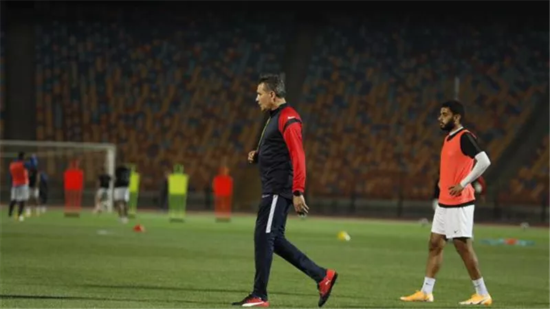 خالد جلال يعلن قائمة البنك الأهلى لمواجهة بيراميدز فى الدورى