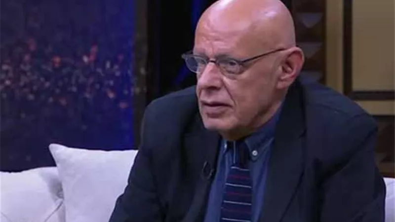 زكى فطين عبد الوهاب يتعرض لحادث سرقة
