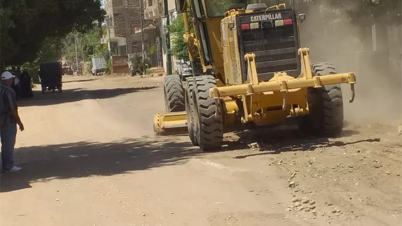رفع ٦٧ طن اتربة ومخلفات فى حملات نظافة بإسنا جنوب الأقصر