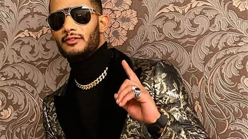 محمد رمضان يخطف الانظار داخل طائرة خاصة