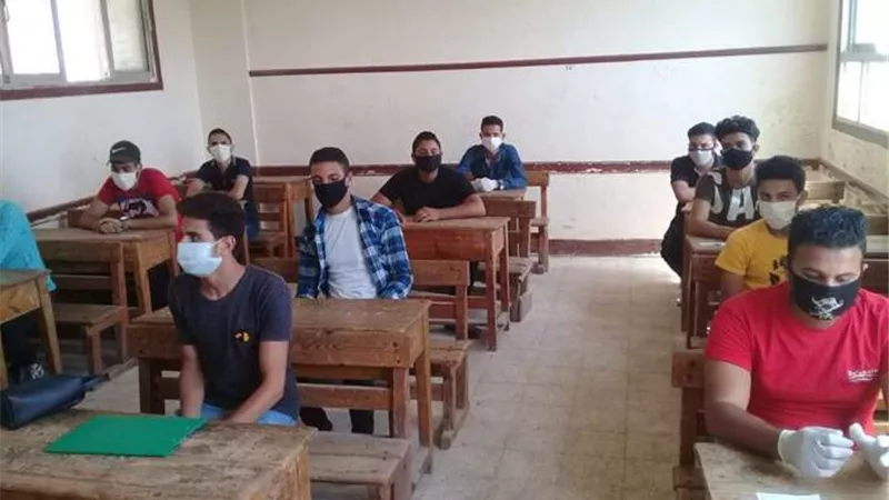 طلاب العلمي بالثانوية العامة يؤدون اليوم امتحان اللغة الأجنبية الأولى