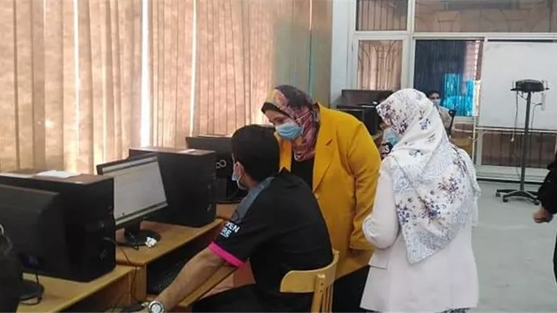 إعلان تمريض حلوان كأول كلية ومعهد تمريض فى مصر أجروا الاختبارات الكترونية.. بالصور
