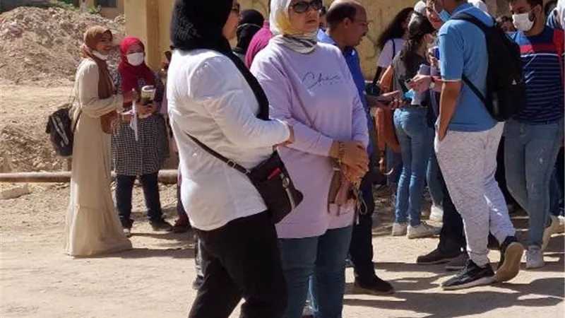 ارتياح بين طلاب العلمي بالثانوية العامة بعد إمتحان اللغة الأجنبية الأولى