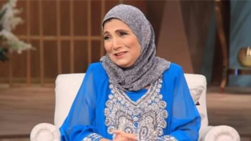 فاطمة عيد تغنى للنادى الاهلى .. فيديو