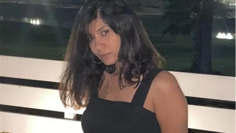 بالأسود .. لمياء كرم تخطف القلوب بإطلالة صيفية