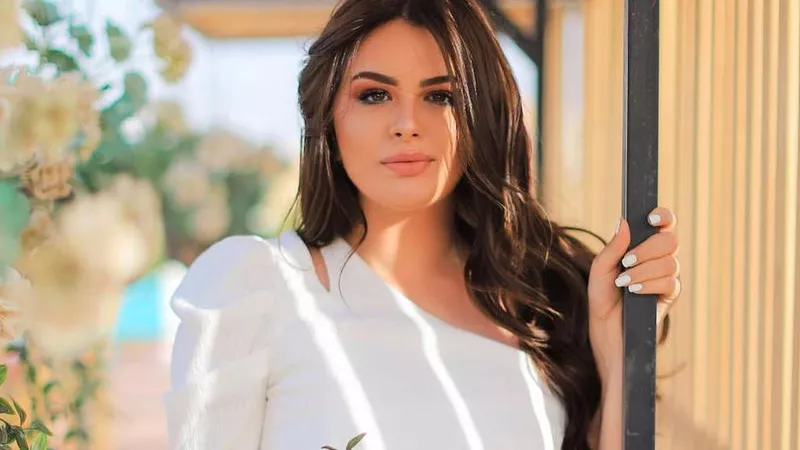 شاهد .. هنادى مهنى تخطف القلوب بإطلالة مبهجة