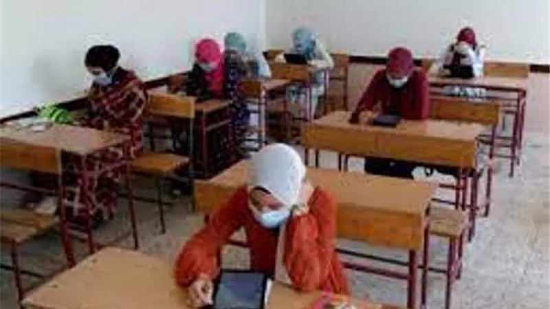 فرحة طلاب الأدبي في الإسماعيلية بسهولة امتحان علم النفس