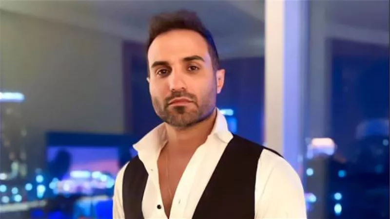 احمد فهمي ينعي والد الفنان محمد رجب